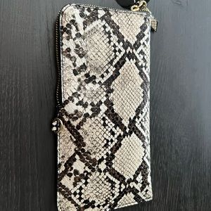 Quay Australia snakeskin zip around sunnies case